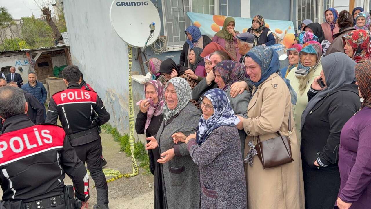 Bir evde 2 ceset! Anne-oğul ölü bulundu 12